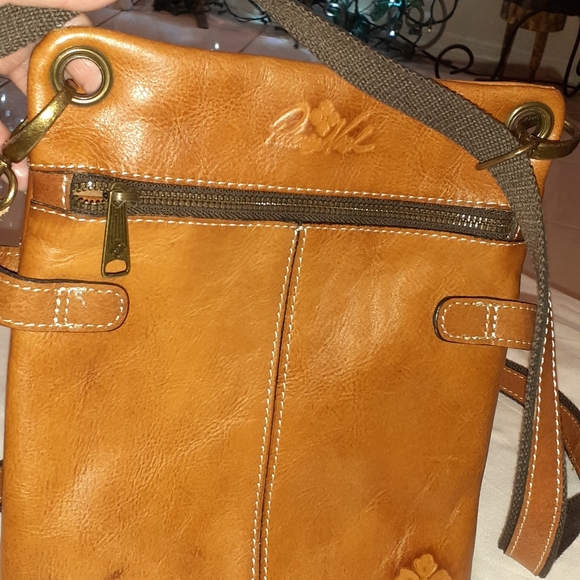 Patricia Nash crossbody organizer. - Picture 3 of 8